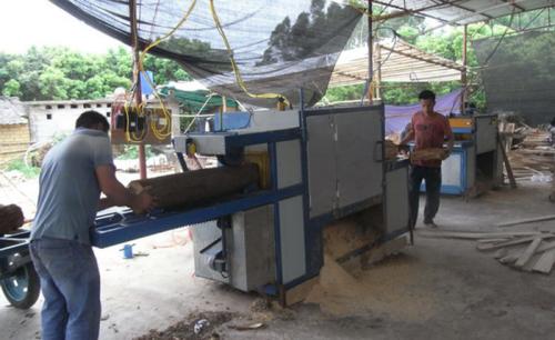 廣西省-平南市-圓木多片鋸-方木-加工現(xiàn)場