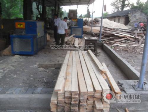 貴州遵義鋸杉木加工現(xiàn)場25機