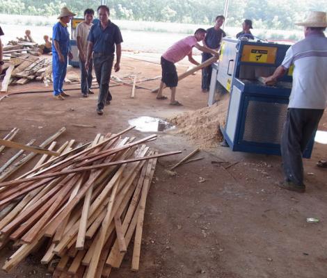 海南島-方木多片鋸70高加工現(xiàn)場