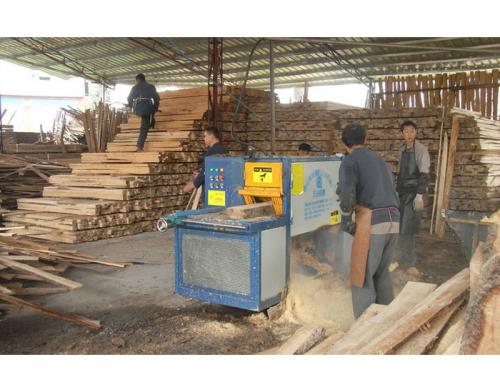 四川-達(dá)州-宣漢-方木多片鋸-加工現(xiàn)場