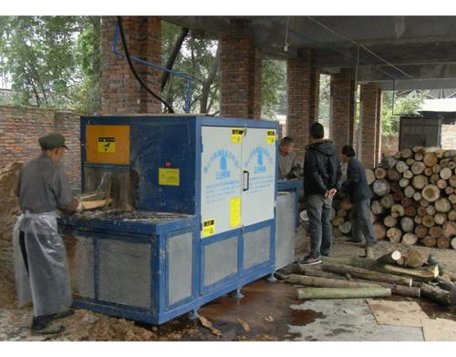 四川德陽-什邡禾洛水鎮(zhèn)-原木300多片鋸加工現(xiàn)場