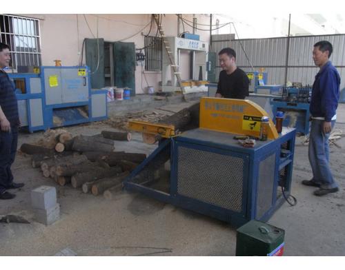 四川省廣元市-圓木截斷280高-加工現(xiàn)場