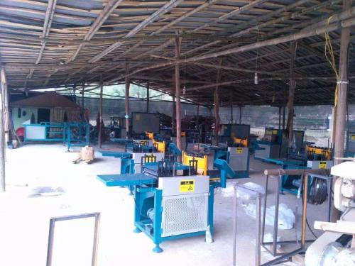 原木多片鋸方木多片鋸清邊鋸在斯里蘭卡客戶現(xiàn)場